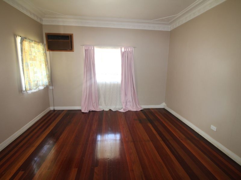 1 Pryde Street, Esk QLD 4312