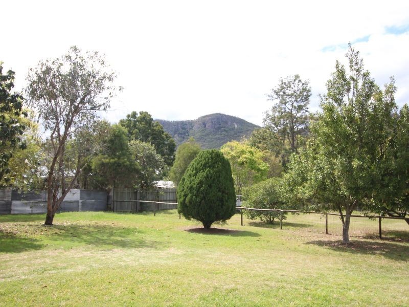 55 Highland Street, Esk QLD 4312