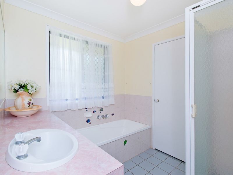 359 Willaura Drive, Mount Hallen QLD 4312