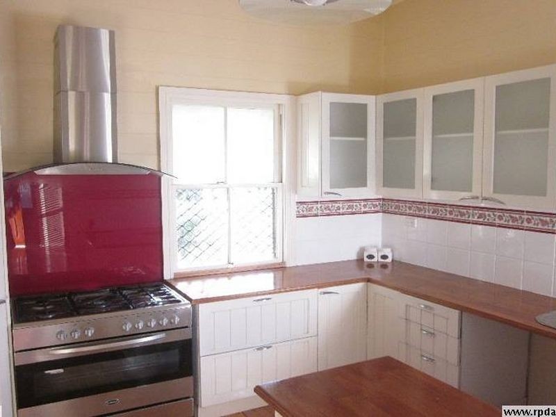 43 Bellambi Street, Toogoolawah QLD 4313