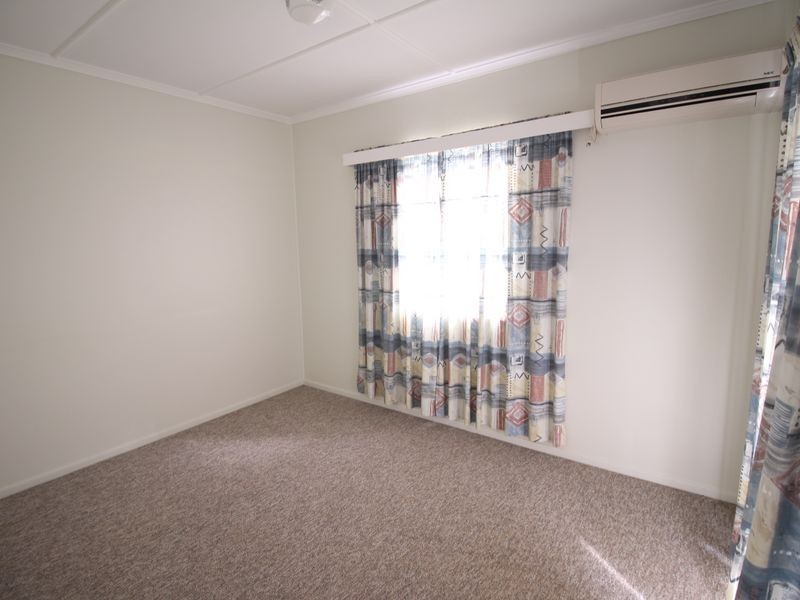 9 Mack Street, Esk QLD 4312