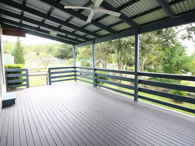 9 Mack Street, Esk QLD 4312