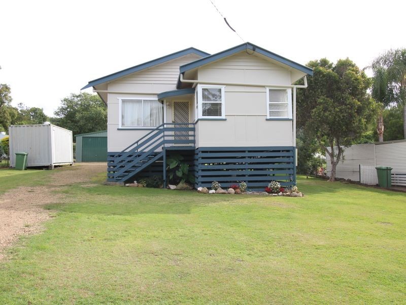 9 Mack Street, Esk QLD 4312