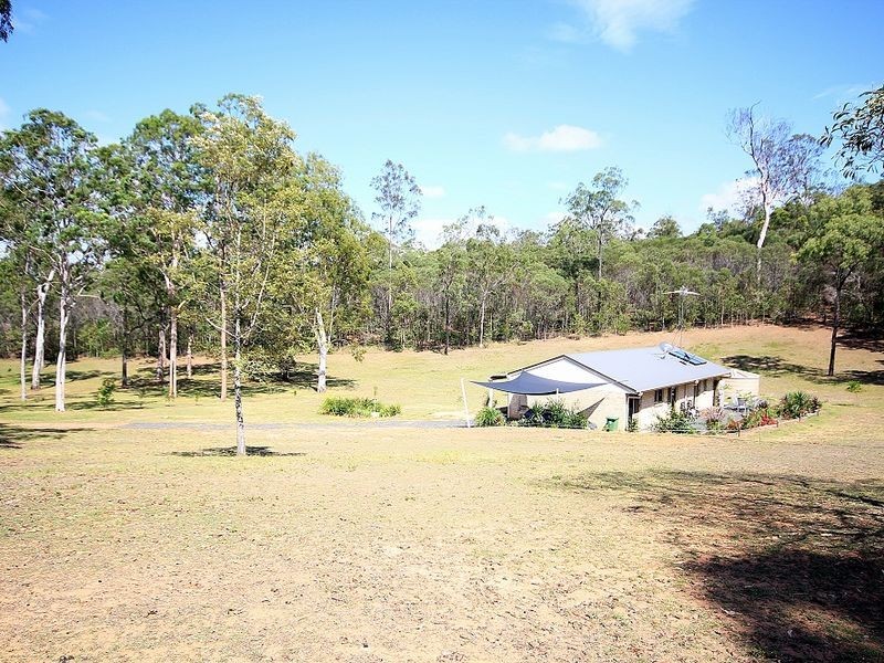 124 Cambridge Drive, Mount Hallen QLD 4312