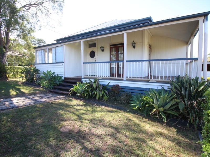 43 Bellambi Street, Toogoolawah QLD 4313