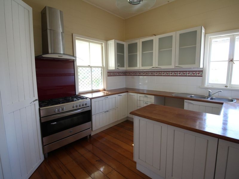 43 Bellambi Street, Toogoolawah QLD 4313