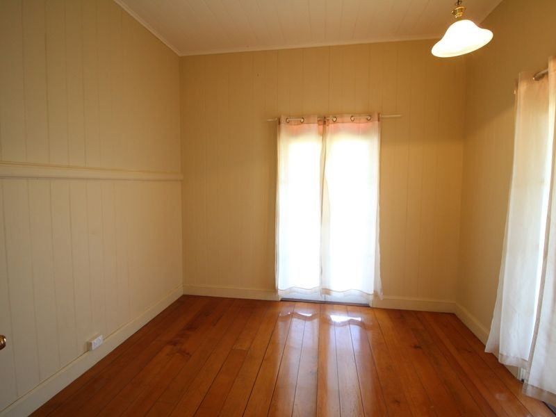 43 Bellambi Street, Toogoolawah QLD 4313