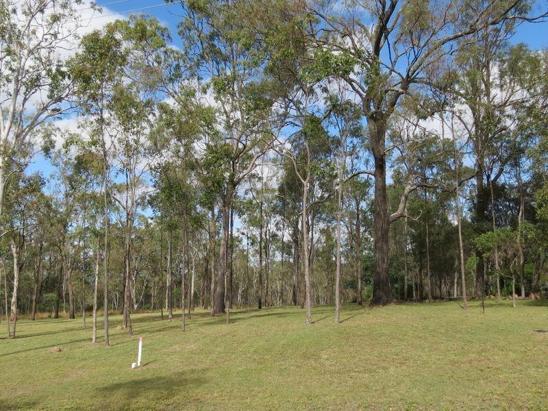 80 Lakeview Drive, Esk QLD 4312