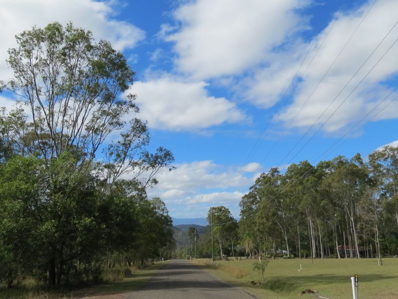 80 Lakeview Drive, Esk QLD 4312