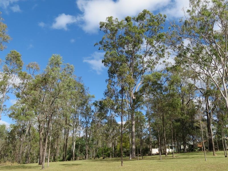 80 Lakeview Drive, Esk QLD 4312