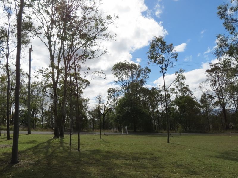 80 Lakeview Drive, Esk QLD 4312