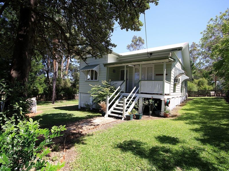 55 Ipswich Street, Esk QLD 4312