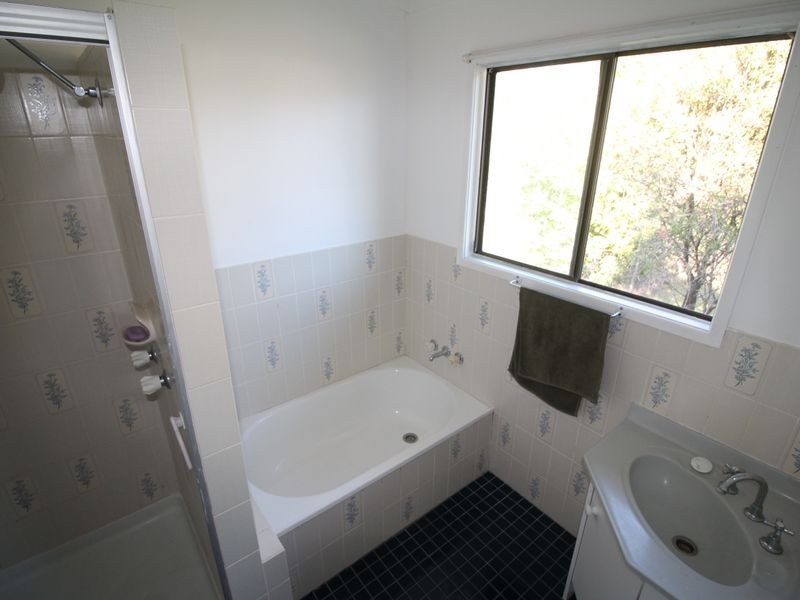 32 Down Street, Esk QLD 4312