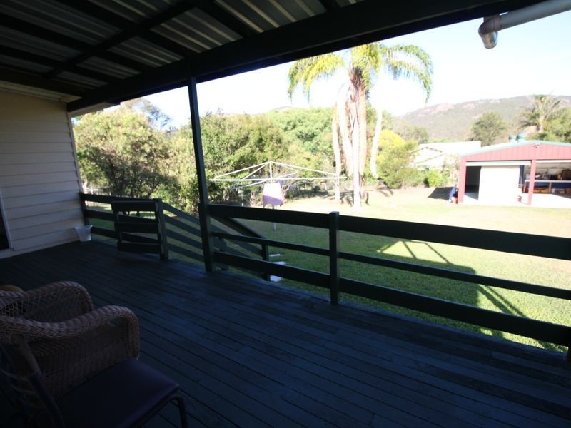 32 Down Street, Esk QLD 4312