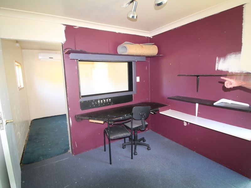 32 Down Street, Esk QLD 4312