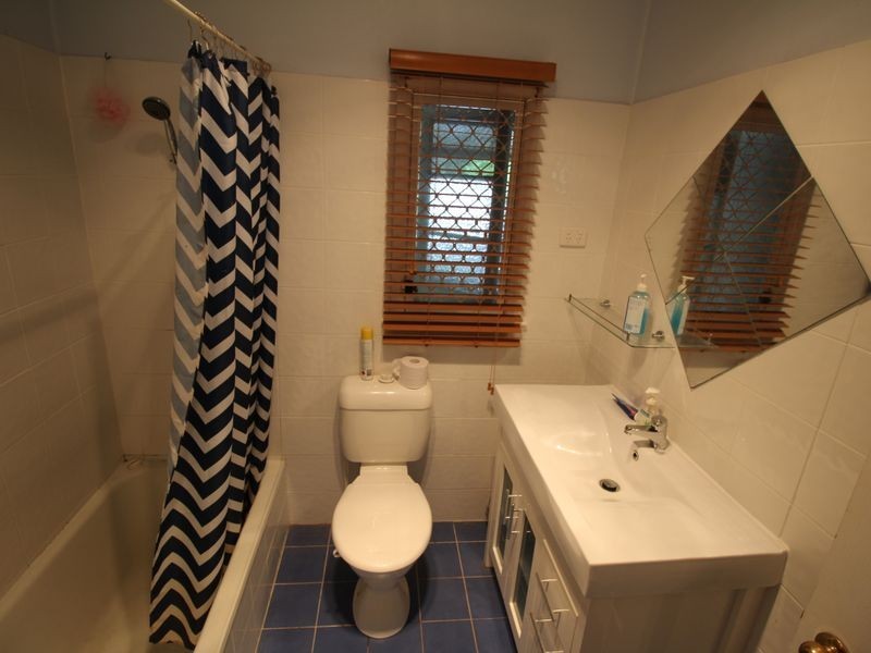 24 Down Street, Esk QLD 4312