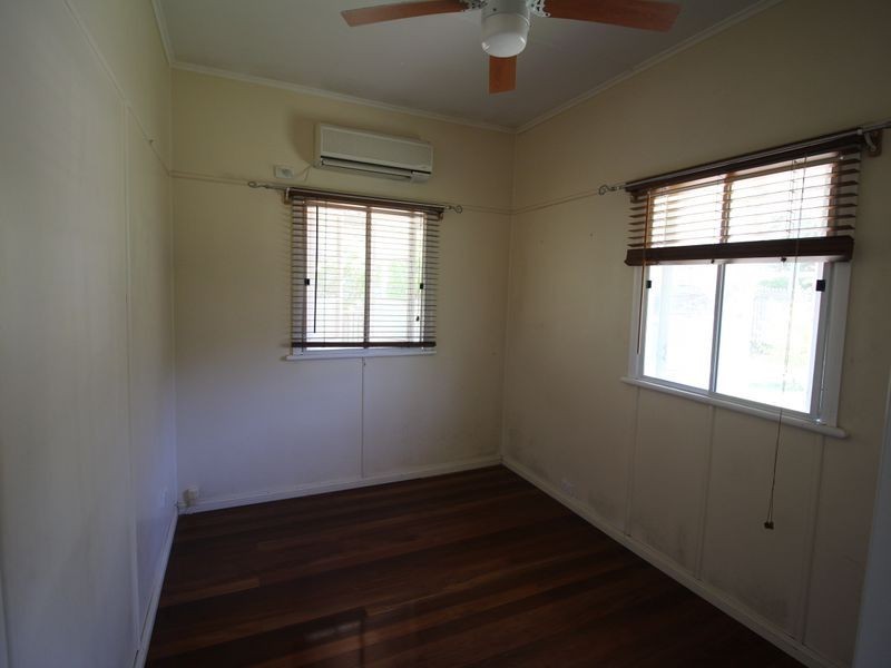 24 Down Street, Esk QLD 4312