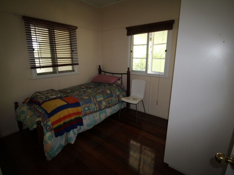 24 Down Street, Esk QLD 4312