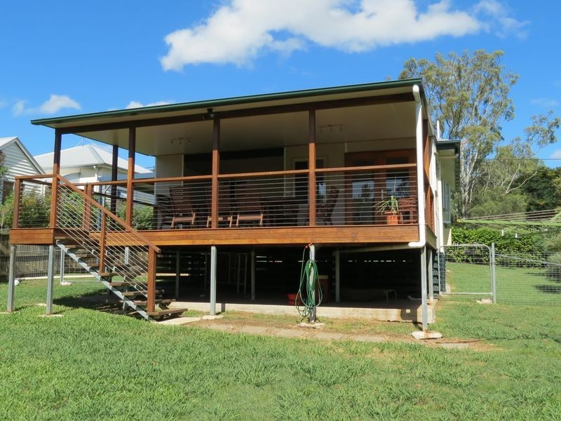 24 Down Street, Esk QLD 4312