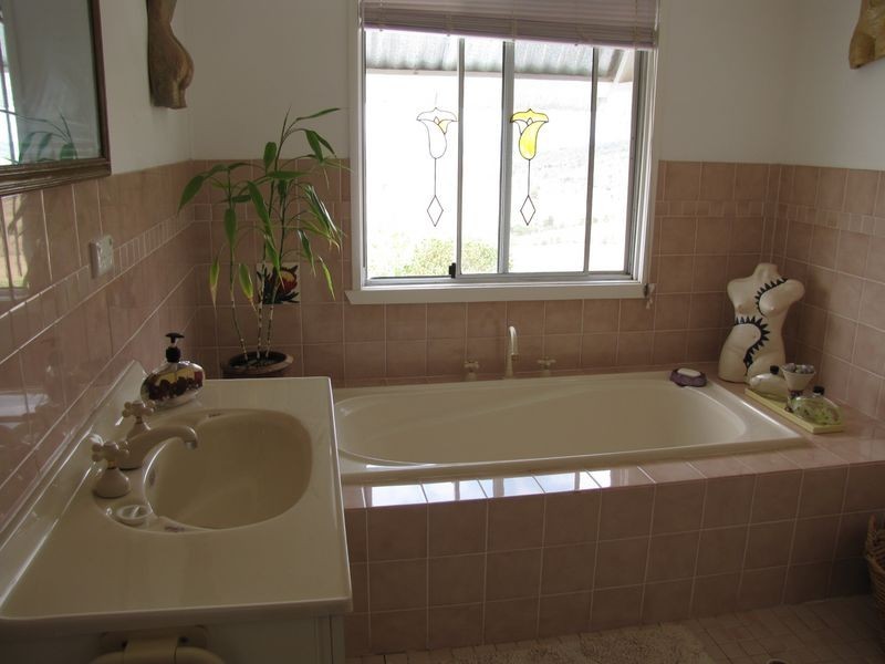 215 Wolffs Lane, Toogoolawah QLD 4313