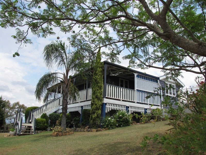 215 Wolffs Lane, Toogoolawah QLD 4313