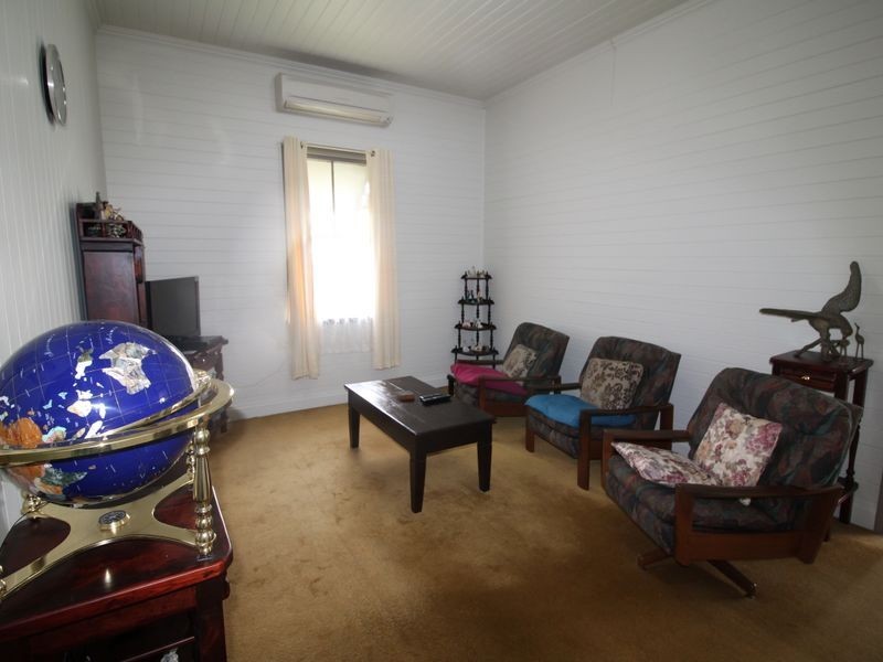 7 Mary Street, Esk QLD 4312