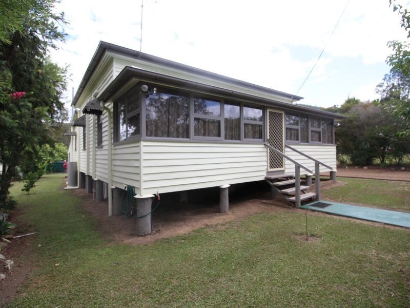 7 Mary Street, Esk QLD 4312