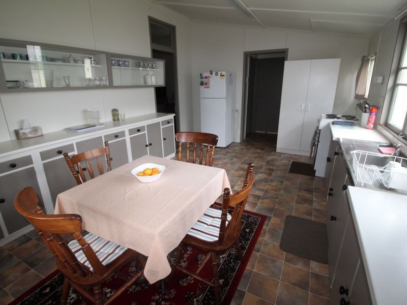 7 Mary Street, Esk QLD 4312