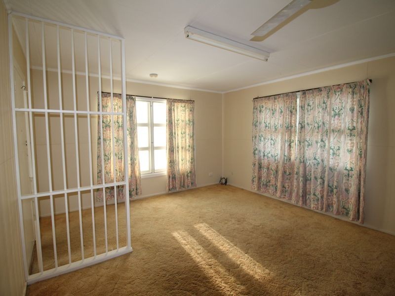 14 Short Street, Esk QLD 4312