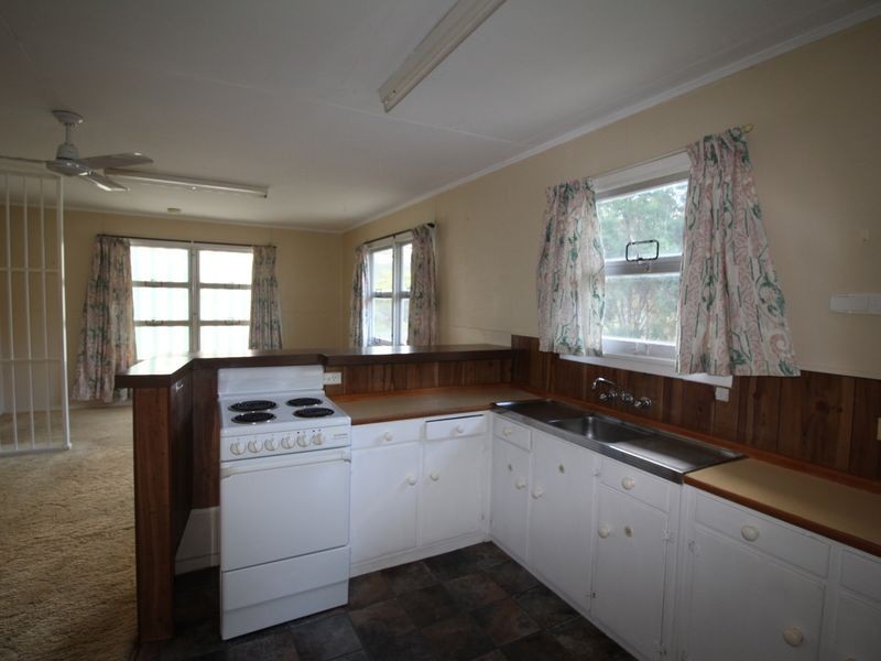 14 Short Street, Esk QLD 4312