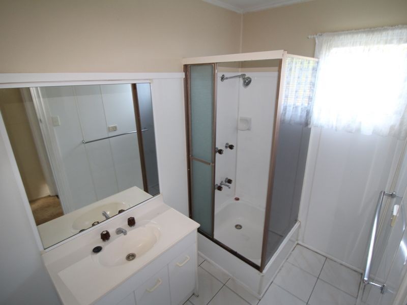 14 Short Street, Esk QLD 4312