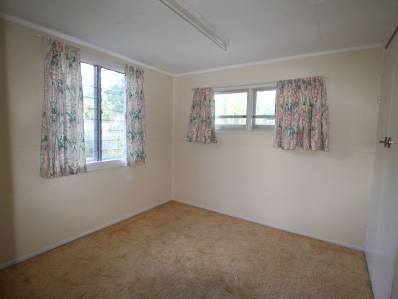 14 Short Street, Esk QLD 4312