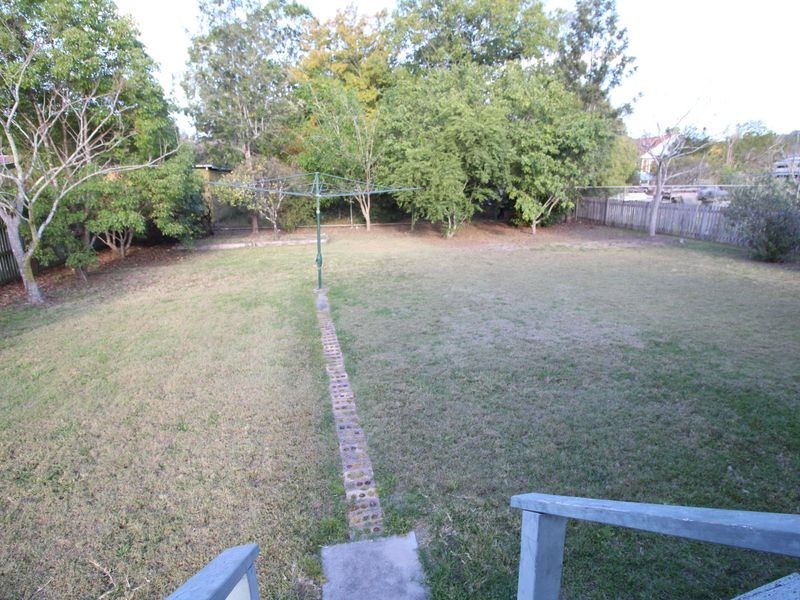 14 Short Street, Esk QLD 4312