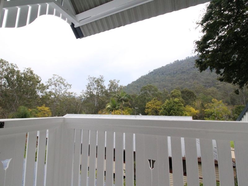 5 First Avenue, Somerset Dam QLD 4312