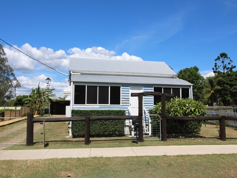 60 Charles Street, Toogoolawah QLD 4313