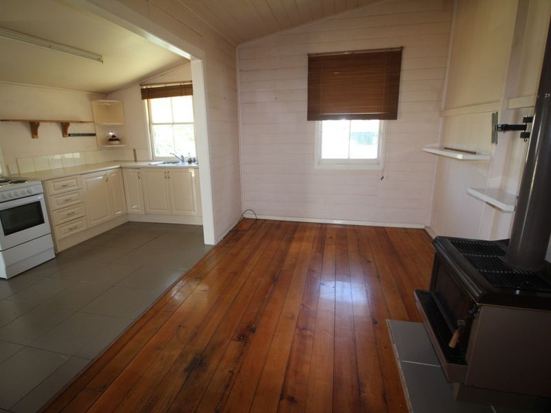 60 Charles Street, Toogoolawah QLD 4313