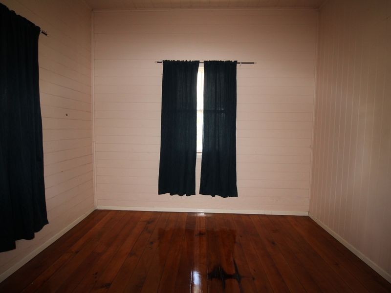 60 Charles Street, Toogoolawah QLD 4313