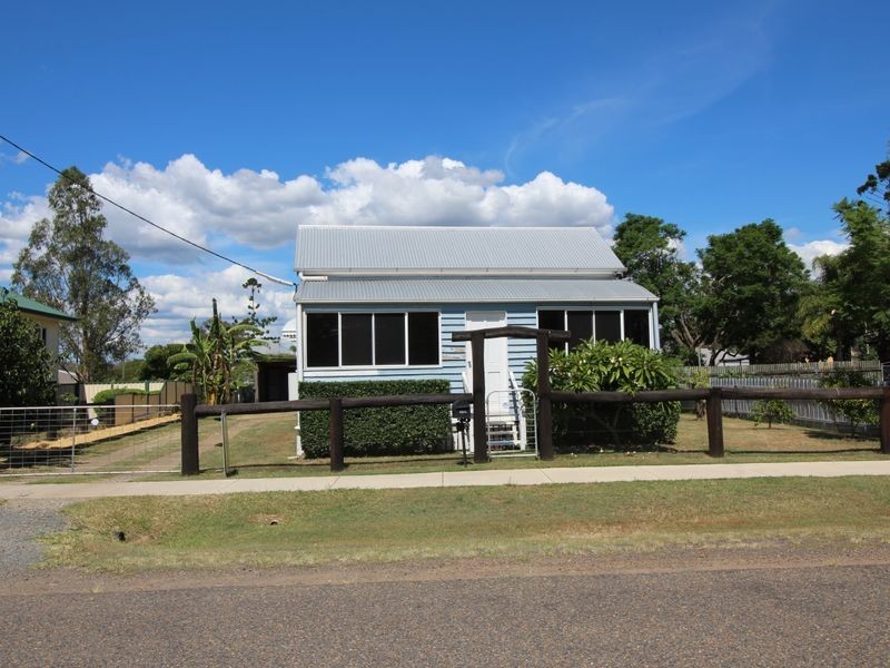 60 Charles Street, Toogoolawah QLD 4313