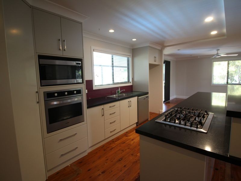 142 Lockyer View Road, Wivenhoe Pocket QLD 4306