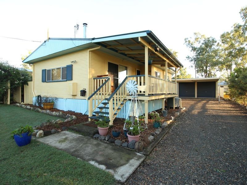 17 Mary Street, Toogoolawah QLD 4313