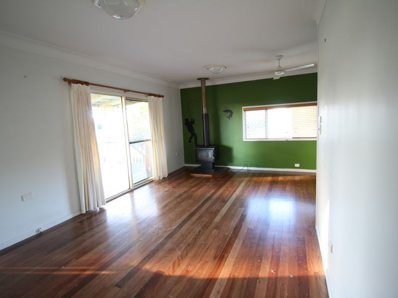 17 Mary Street, Toogoolawah QLD 4313