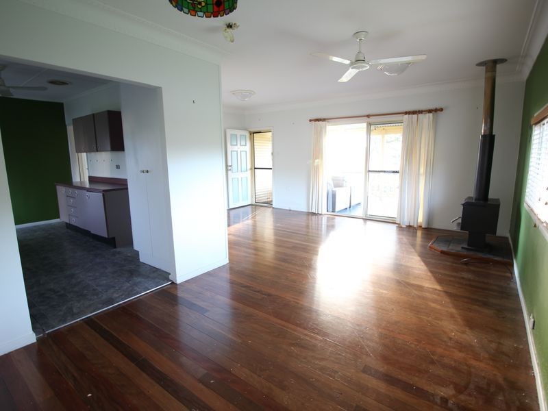 17 Mary Street, Toogoolawah QLD 4313