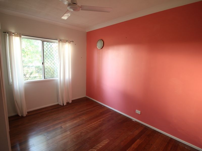 17 Mary Street, Toogoolawah QLD 4313