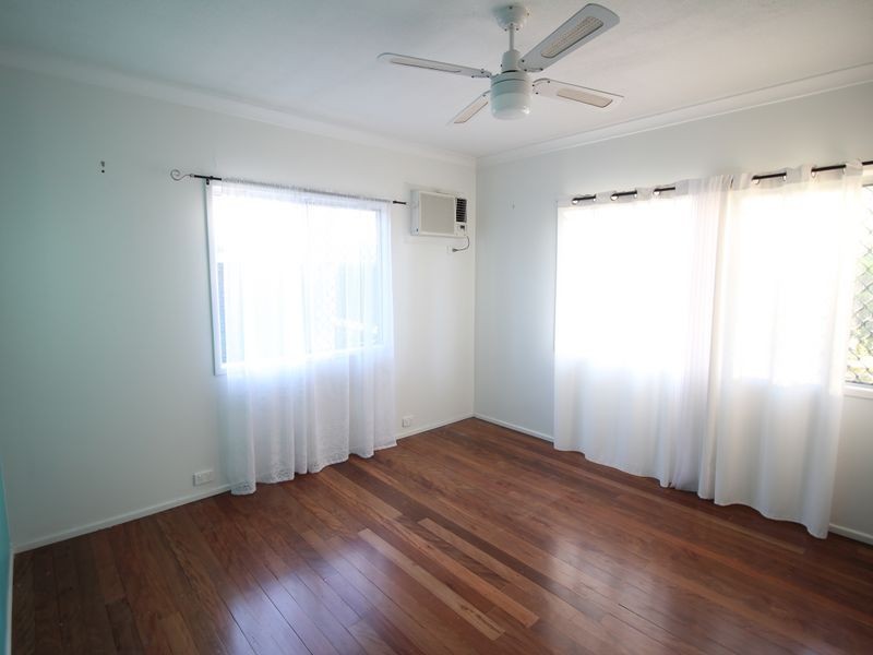 17 Mary Street, Toogoolawah QLD 4313