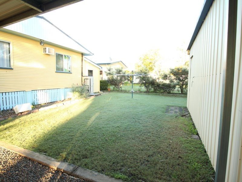 17 Mary Street, Toogoolawah QLD 4313