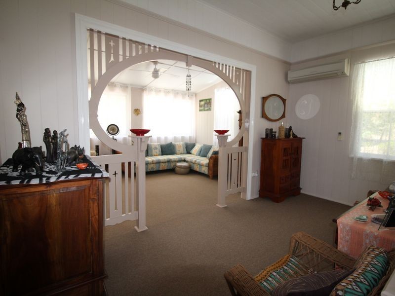 9 East Street, Esk QLD 4312