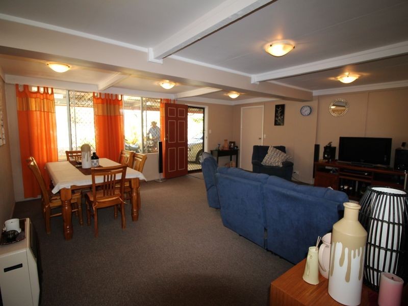 9 East Street, Esk QLD 4312