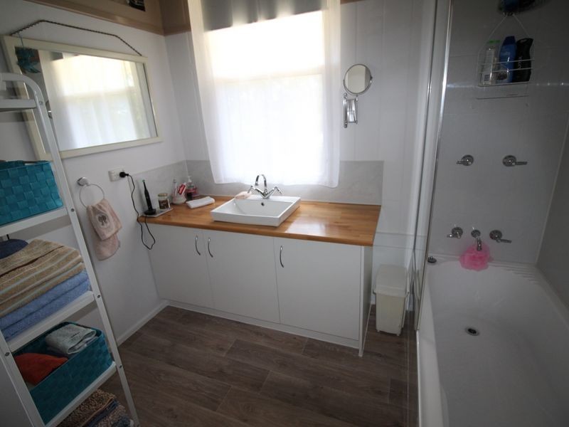 9 East Street, Esk QLD 4312