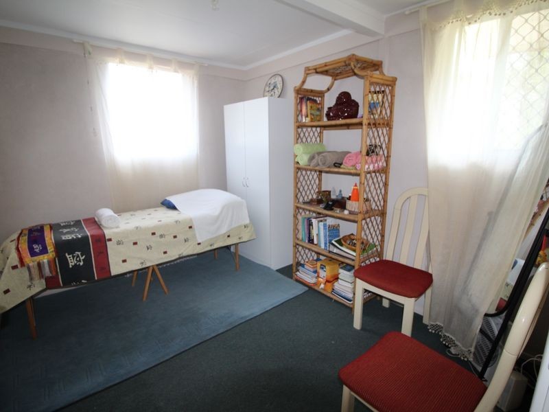 9 East Street, Esk QLD 4312