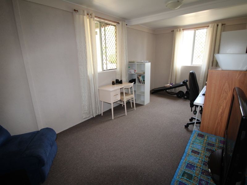 9 East Street, Esk QLD 4312